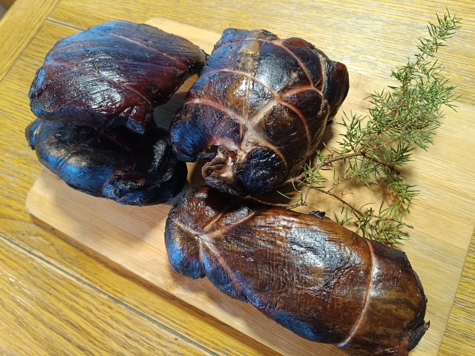 Przedświąteczne wędzenie zakończone! Dziczyzna i świnka gotowe na Święta