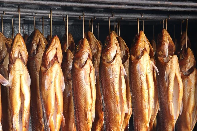 Przygotowanie do wiosennego sezonu wędzenia - drewno i wędz arnia